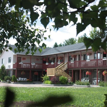 Motel Le Radisson De Val-David Exterior foto